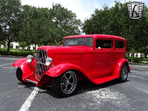 1932 Ford Sedan image 90