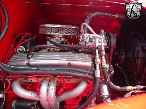 1932 Ford Sedan image 116