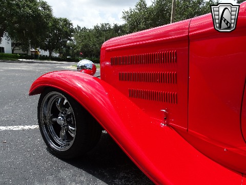 1932 Ford Sedan image 65