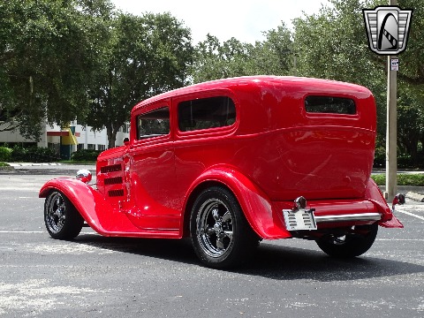 1932 Ford Sedan image 91