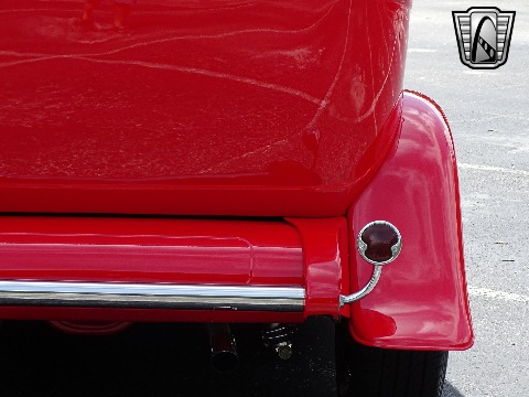 1932 Ford Sedan image 40