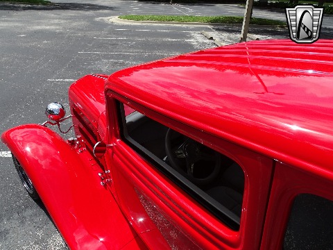 1932 Ford Sedan image 66