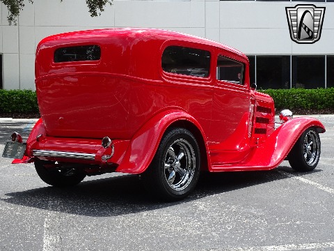 1932 Ford Sedan image 92