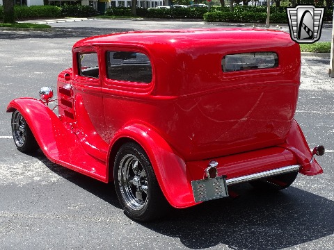 1932 Ford Sedan image 15