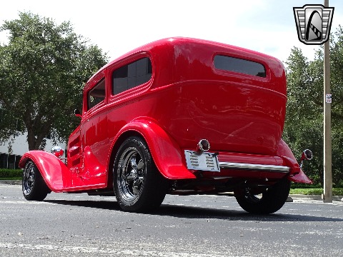 1932 Ford Sedan image 17