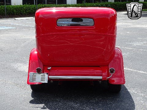 1932 Ford Sedan image 18