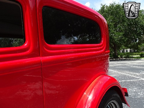 1932 Ford Sedan image 70