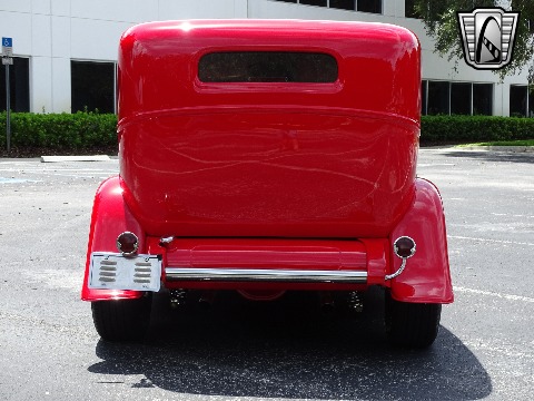 1932 Ford Sedan image 19