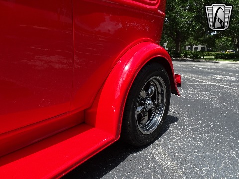 1932 Ford Sedan image 71