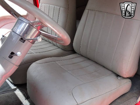 1932 Ford Sedan image 97