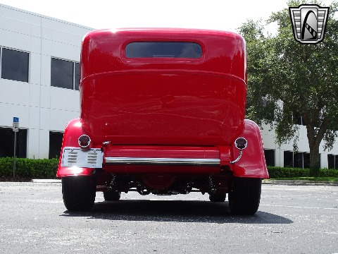 1932 Ford Sedan image 20