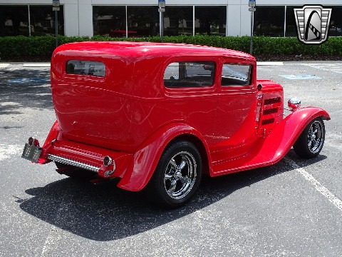 1932 Ford Sedan image 21
