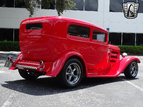 1932 Ford Sedan image 22