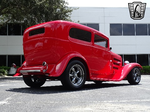 1932 Ford Sedan image 23