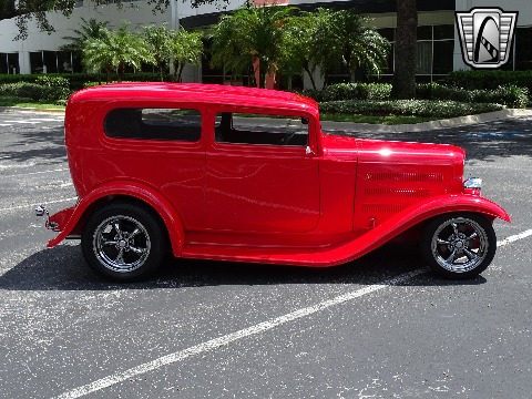 1932 Ford Sedan image 24