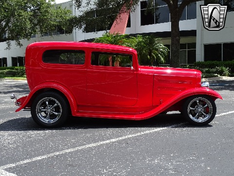 1932 Ford Sedan image 25