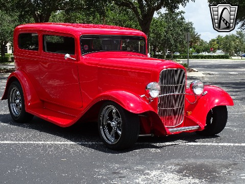 1932 Ford Sedan image 28