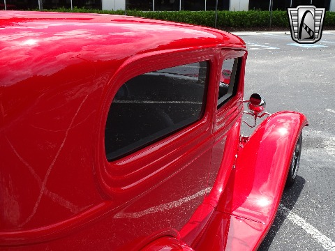 1932 Ford Sedan image 80