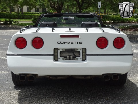 1989 Chevrolet Corvette image 19