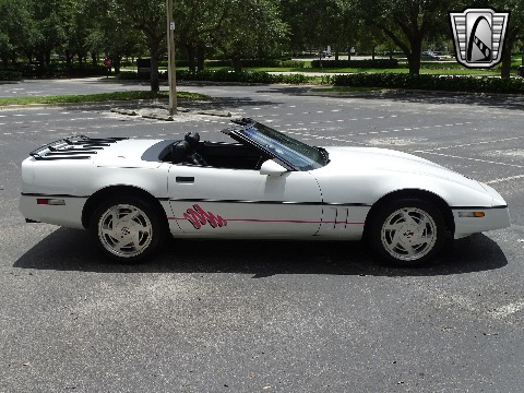 1989 Chevrolet Corvette image 24