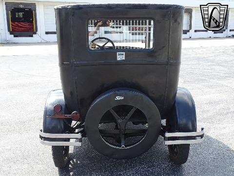 1927 Ford Model T image 19
