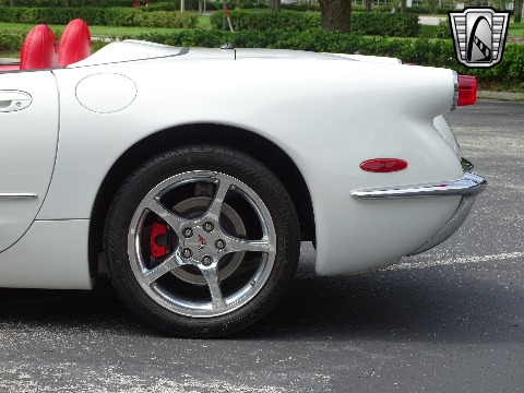 2001 Chevrolet Corvette image 34