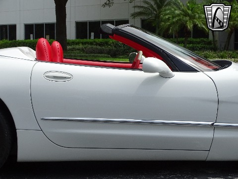 2001 Chevrolet Corvette image 38