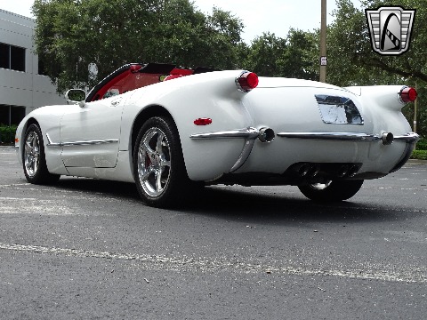 2001 Chevrolet Corvette image 17