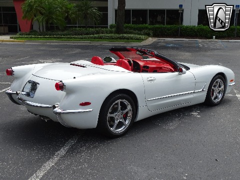 2001 Chevrolet Corvette image 21