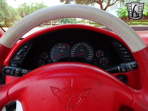 2001 Chevrolet Corvette image 100