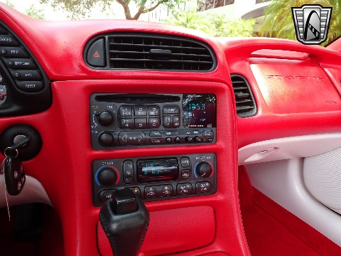 2001 Chevrolet Corvette image 102