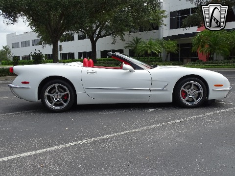 2001 Chevrolet Corvette image 25