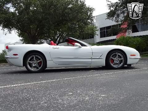 2001 Chevrolet Corvette image 26