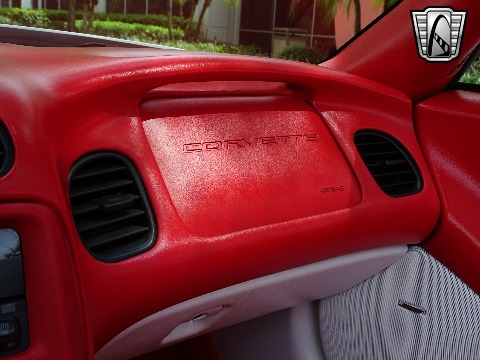 2001 Chevrolet Corvette image 104