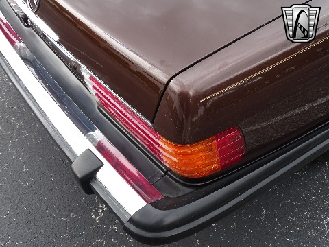 1985 Mercedes-Benz 380SL image 82