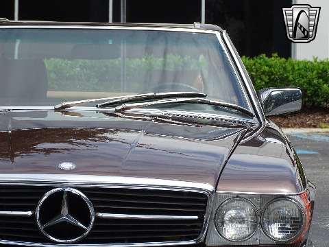 1985 Mercedes-Benz 380SL image 32