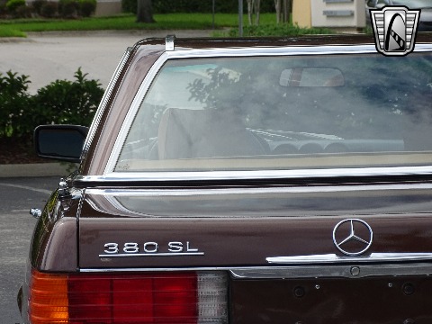1985 Mercedes-Benz 380SL image 38