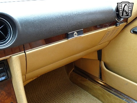 1985 Mercedes-Benz 380SL image 116