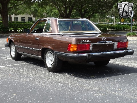 1985 Mercedes-Benz 380SL image 16