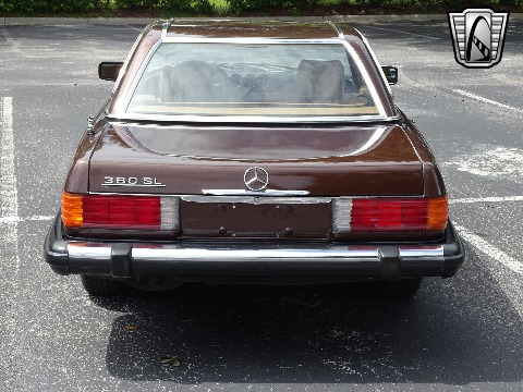 1985 Mercedes-Benz 380SL image 18