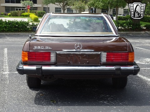 1985 Mercedes-Benz 380SL image 19