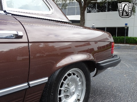 1985 Mercedes-Benz 380SL image 72
