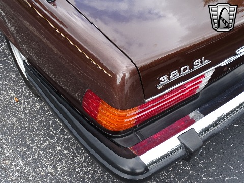 1985 Mercedes-Benz 380SL image 74