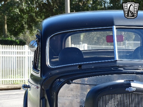 1940 Chevrolet Custom image 31