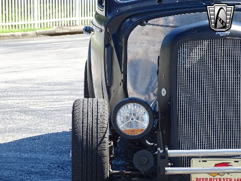1940 Chevrolet Custom image 32