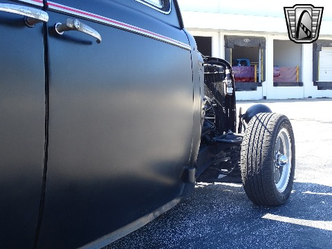 1940 Chevrolet Custom image 85