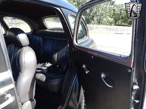 1940 Chevrolet Custom image 111