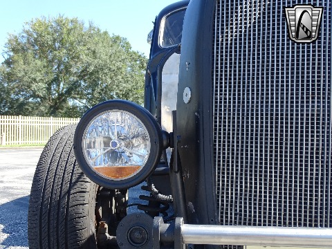 1940 Chevrolet Custom image 60