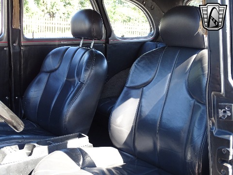 1940 Chevrolet Custom image 99