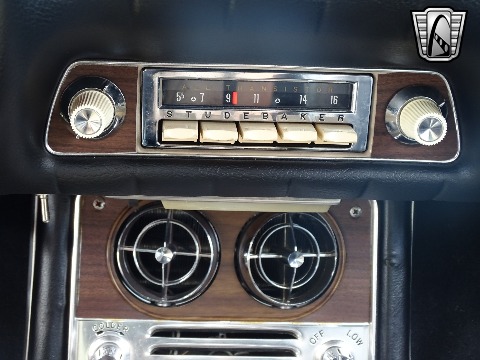 1964 Studebaker Avanti image 108